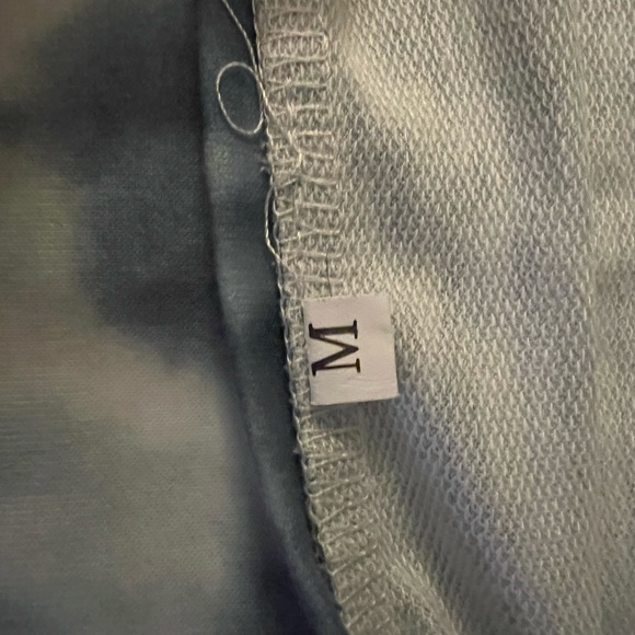 Misses medium the-dyed, long sleeved T-shirt. Beautiful colors. - Picture 4 of 4